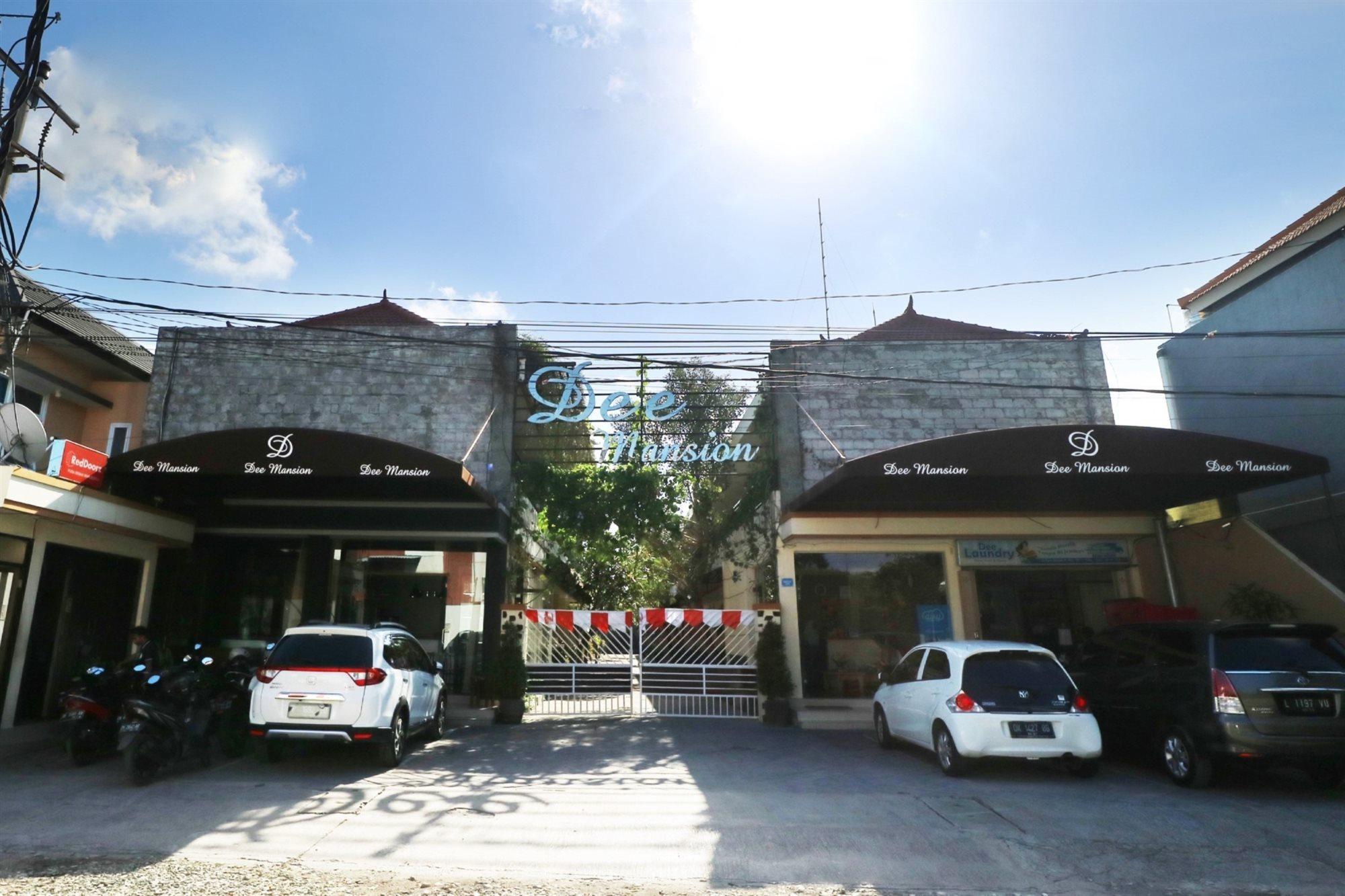 Dee Mansion Hotel Denpasar  Exterior photo